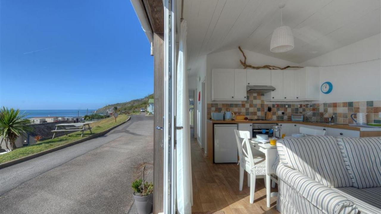The Beach Hut Lyme Regis Buitenkant foto